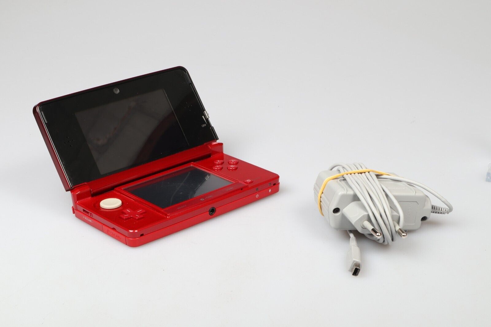Nintendo 3DS | CTR-001 Handheld | Red – Dutch|Renew
