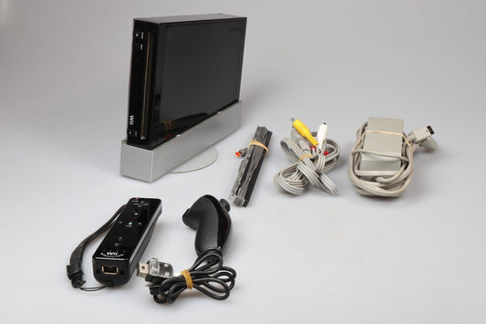 Nintendo Wii Console | RVL-101 | Controller, Nunchuck, Cables | Black