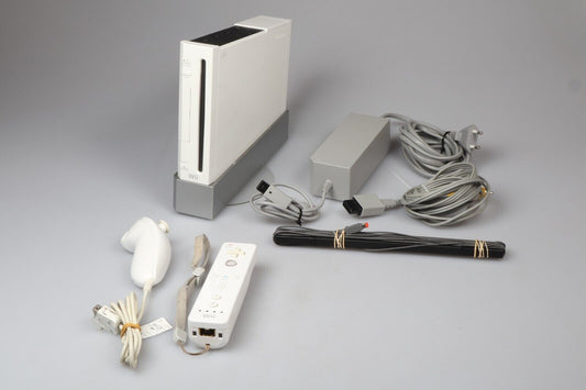 Nintendo Wii | Console | RVL-001 | Controller, Nunchuck, Cables | White